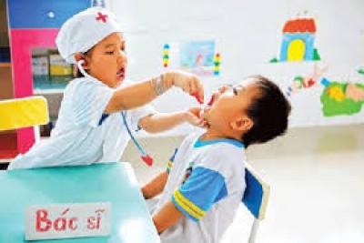 Những diễn biến về sức khỏe khi bé bắt đầu đến trường