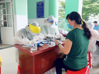 TRƯỜNG MẦM NON PHÚ TÂN HƯỞNG ỨNG THAM GIA TIÊM PHÒNG VẮC XIN COVID-19 ĐỢT 1