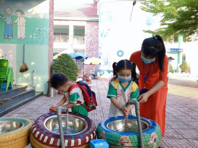 Hưởng ứng tuần lễ áo dài