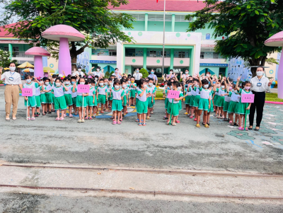 HOẠT ĐỘNG THAM QUAN CỦA CÁC BÉ LỚP LÁ TẠI  TRƯỜNG TIỂU HỌC PHÚ TÂN
