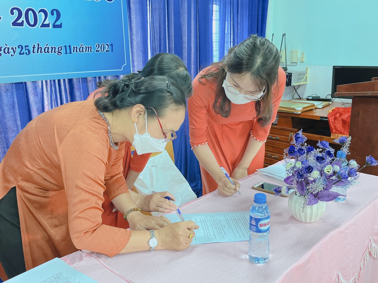 kí kết