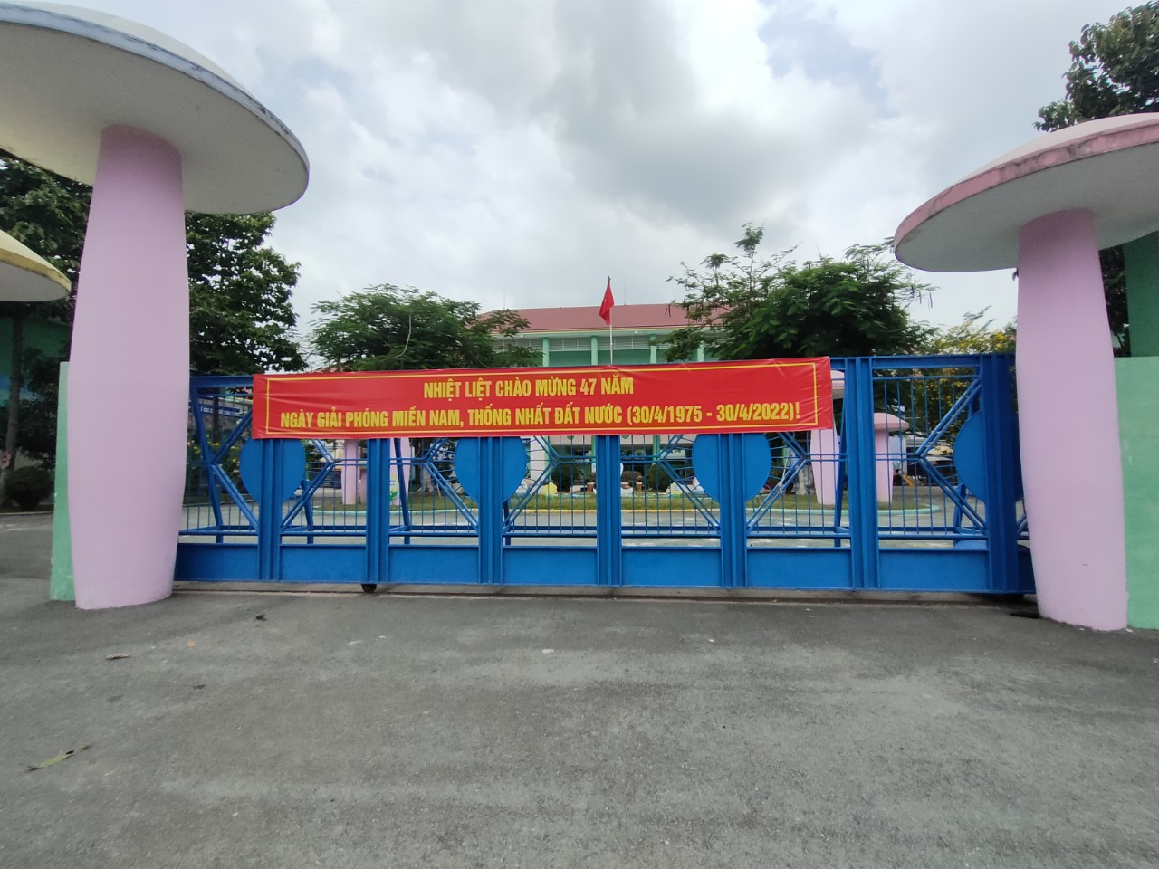 Nhiệt liệt chào mừng 47 năm ngày giải phóng miền nam, thống nhất đất nước (30/4/1975- 30/4/022)