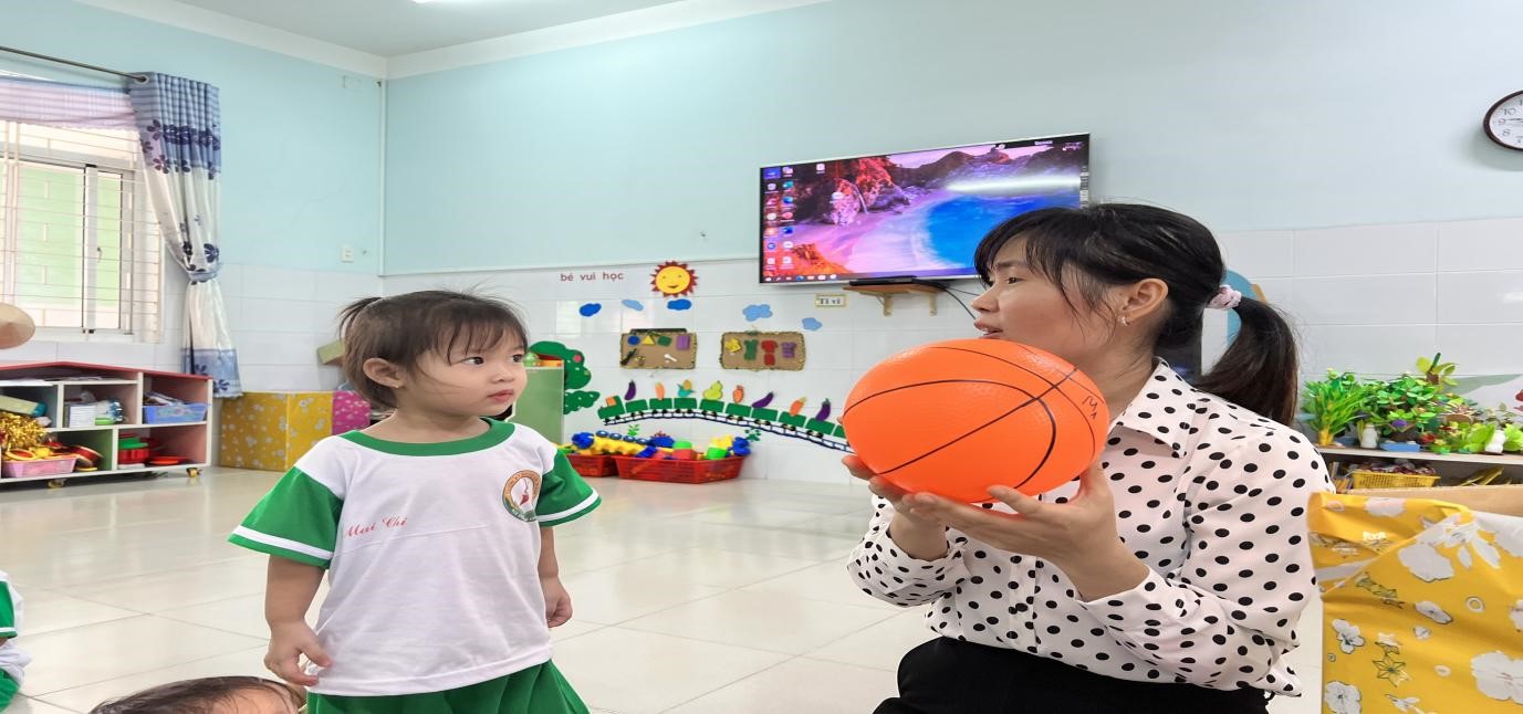 Nhận biết tập nói “Búp bê - quả bóng”