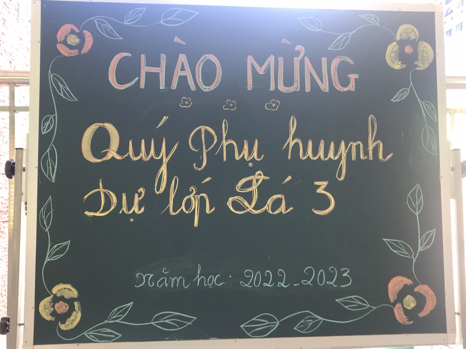 Trường mầm non Phú Tân tổ chức cho phụ huynh đến thăm lớp và dự giờ hoạt động ăn ngủ của trẻ tại trường.