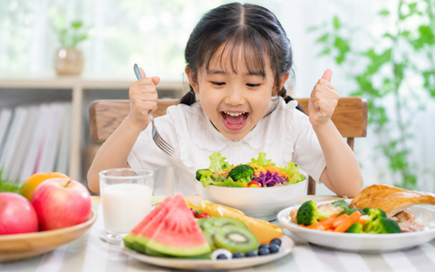 5 dưỡng chất cần bổ sung cho học sinh khi vào năm học mới